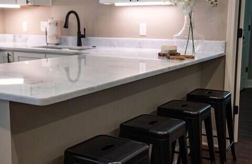Oxford Apartment | The Carr, Chic 1BR Studio by Velvet Ditch Villas