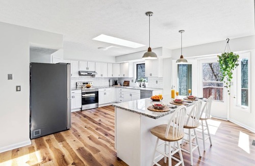 New Albany House | The Carriage Lane Lodge near Downtown Louisville