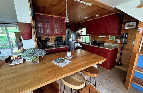Wardsboro House | The Castle: Charming 2-bedroom house in Wardsboro