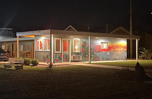 Bay View Hotel | The Cedar Motel