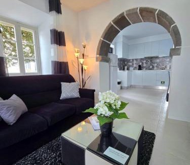 Sete Cidades House | The Cedar Tree House