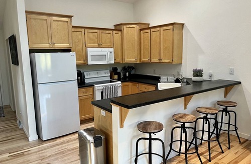 Kimberly Apartment | The Cedars Hideaway: Tranquil Retreat in Kimberly