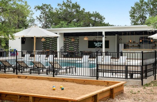 Wimberley Hotel | The Cedars Ranch