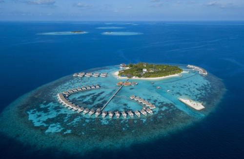 Centara Grand Island Resort | The Centara Collection, Machchafushi Island Resort & Spa Maldives - Stay 4 nights or more, enjoy 25 percent off Seaplane transfers, valid for stays from 10 Apr to Sep 2026