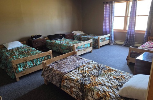 Harrison Cabin | ~THE CENTER~ RECREATIONAL RETREAT