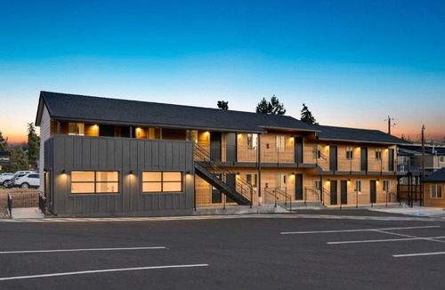 Orchard District Hotel | The Central Block Bend Motel
