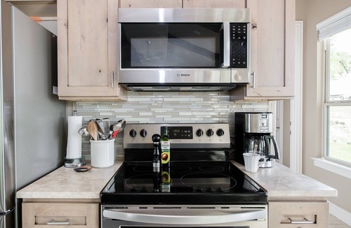 Spring Branch House | The Century Oak: 3-Unit Estate next to Remi's Ridge & Hayes Hollow