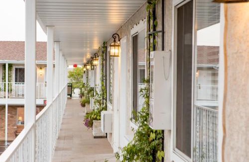 St. George Hotel | The Chalet