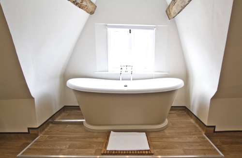 Salisbury Hotel | The Chapter House