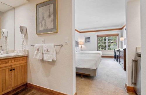 Beaver Creek Hotel | The Charter at Beaver Creek B235