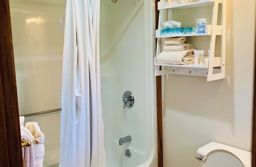West Chatham Hotel | The Chatham Motel