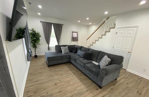 Norfolk House | The Chesapeake Gray