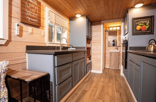 Lyons Resort | The Cheyenne at WeeCasa – Gateway to Boulder, Lyons & the Rockies