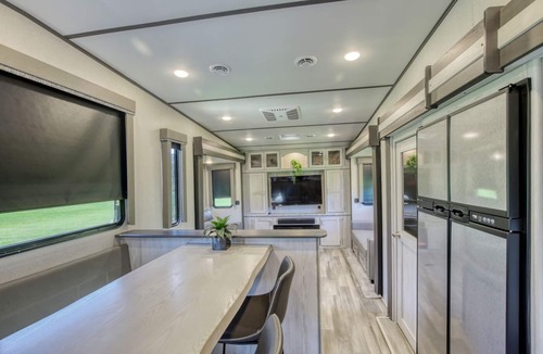 Nemo House | The Chickadee: King Bed · Great Location · Near Trails · Amazing View
