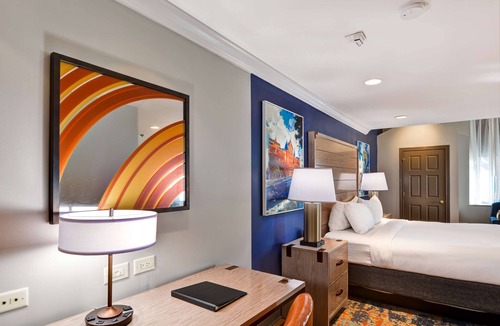 Central Business District Hotel | The Cincinnatian Hotel Curio Collection by Hilton