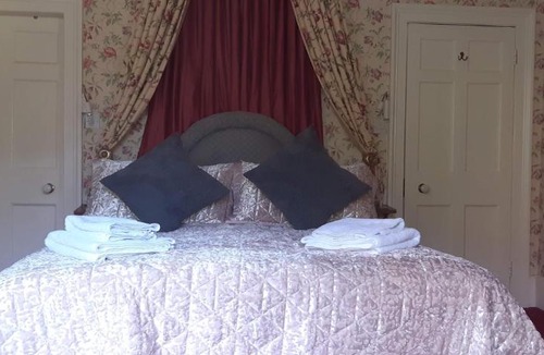 Upper Town Apartment | The Circus Apartment