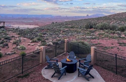 Page House | The Cliff Dweller - Peaceful Escape 50-mile Views
