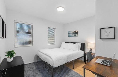 Atlantic Apartment | The Cloudbreak Townhome - 88 Walkscore!