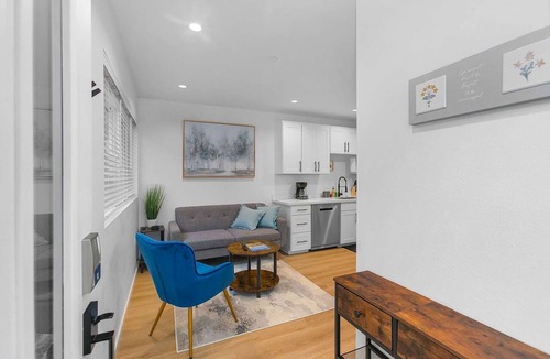 Atlantic Apartment | The Cloudbreak Townhome - 88 Walkscore!