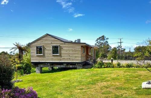 Waimangaroa House | The Coal Miners Hut