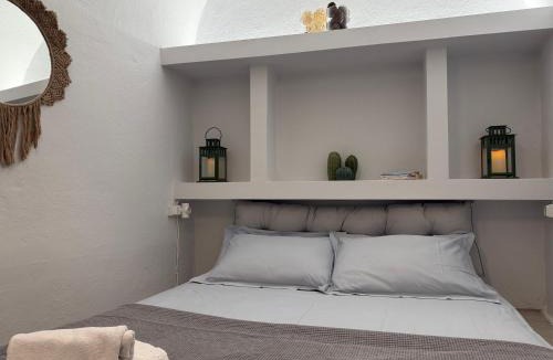Chios Town Apartment | The Cocktail House