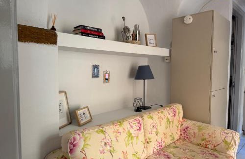 Chios Town Apartment | The Cocktail House