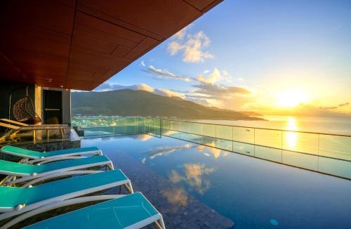 Tho Quang Beach Hotel | The Code Hotel & Spa Da Nang - Complimentary Daily Afternoon Tea in Sky Bar