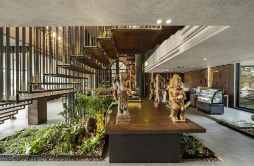 Tho Quang Beach Hotel | The Code Hotel & Spa Da Nang - Complimentary Daily Afternoon Tea in Sky Bar