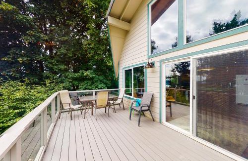 Anderson Island House | The Coffee Grounds