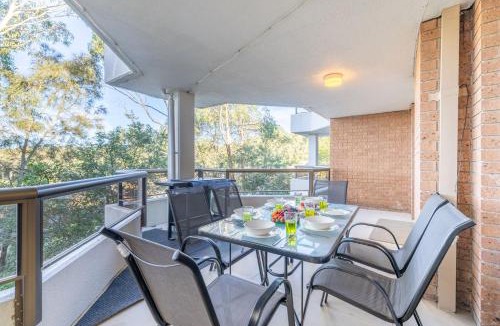 Nelson Bay Apartment | The Commodore 17, 9-11 Donald St - water views, Wi-Fi
