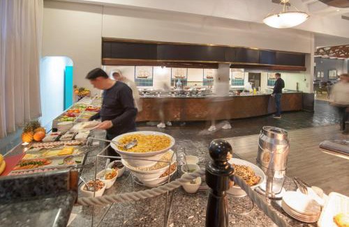Victoria and Alfred Waterfront Hotel | The Commodore Hotel