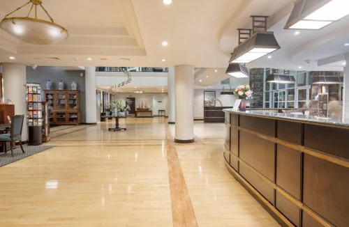 Victoria and Alfred Waterfront Hotel | The Commodore Hotel