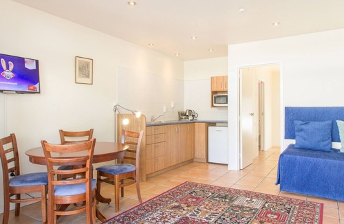 Russell Hotel | The Commodores Lodge