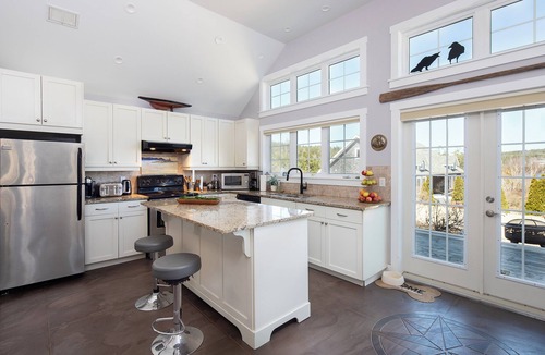Upper Blandford House | The Compass Cottage at Deep Cove
