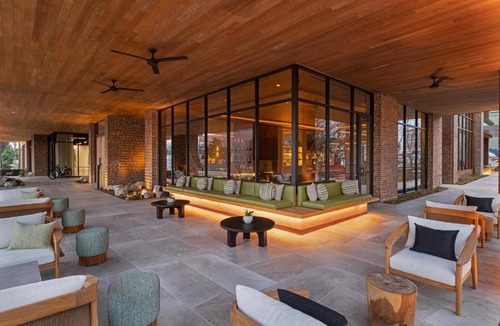 Downtown Hotel | The Compton