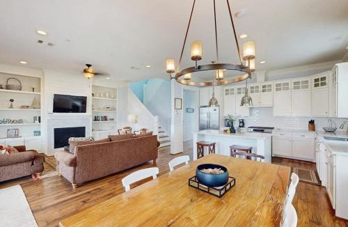 Beachside Village House | The Conch Casa