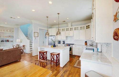 Beachside Village House | The Conch Casa