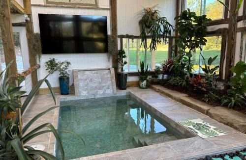 Malaga House | The Conservatory at Owl Hollow