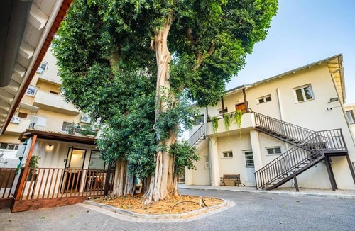 Ra'ananna Apartment | the container house