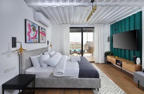 Yavne'el Villa | The Container luxury holiday resort