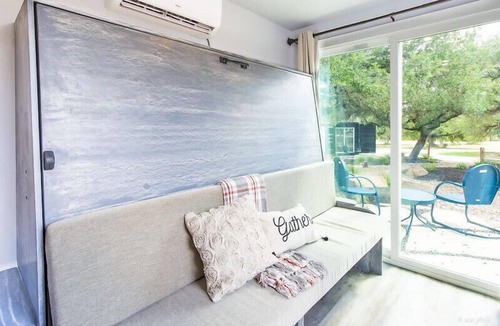 Johnson City House | The Container Retreat @ 290 Wine Trail #3