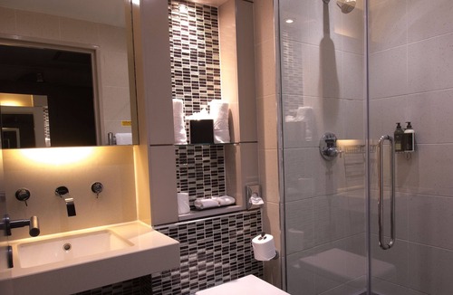 London Borough of Hounslow Hotel | The Continental Hotel and Spa, Heathrow