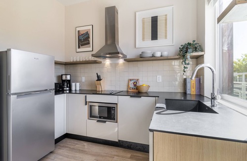 Buena Vista House | The Conway | Ensemble Escape in DT Nash | 5 Bdrs