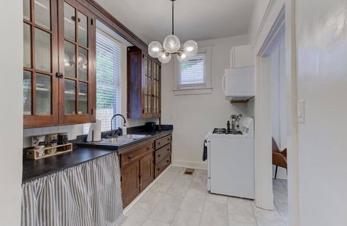 Cooper-Young Historic District Apartment | The Cooper Suite | Midtown Memphis