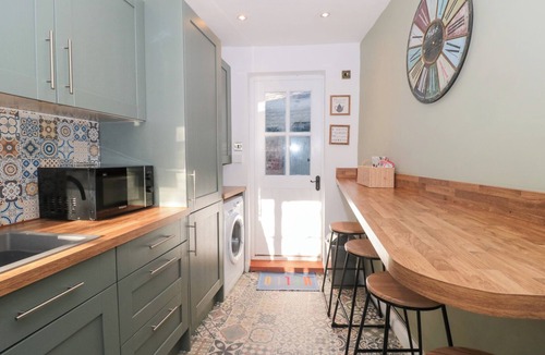 Ozleworth Cottage | THE CORNER COTTAGE, pet friendly, with a garden in Wotton-Under-Edge