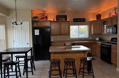 Springville House | The Corner Haven - a cozy, peaceful home in the heart of Utah County!