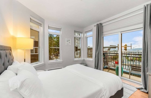 Belltown Condo | The Cornet Nest at Belltown - 99 Walkscore