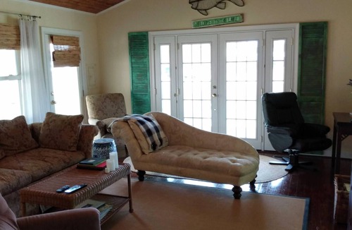 Lake Waccamaw Cottage | The Cottage by Hollingsworth Properties! Relax and enjoy its offerings.