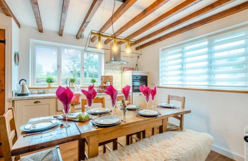 Norwich House | The Cottage