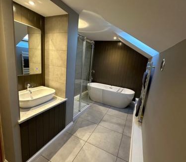 Wing Apartment | The Cottage